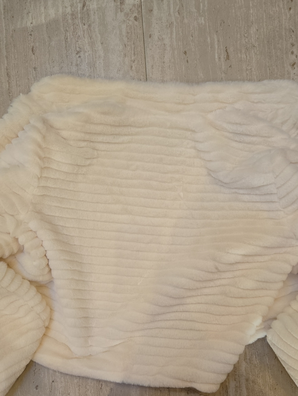 Betsey Johnson Creamy Ivory Faux Fur Cropped Jacket - Picture 10 of 10